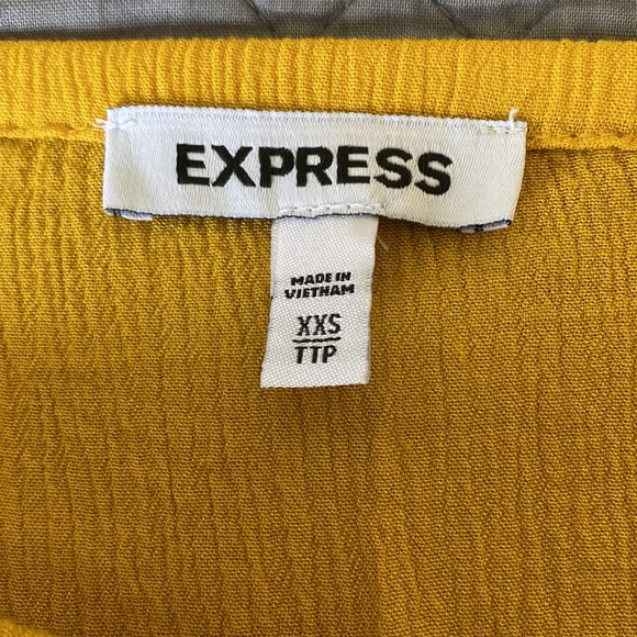 •Express• Peplum Cami - Picture 4 of 5